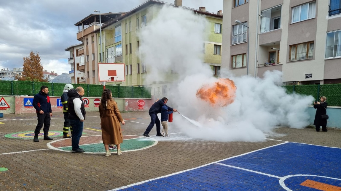 Dünya Afet Risklerini Azaltma Günü Nedeniyle  Tahliye Tatbikatı yaptık.